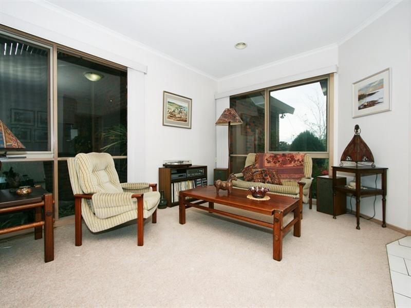 8 Sally Court, Warranwood VIC 3134