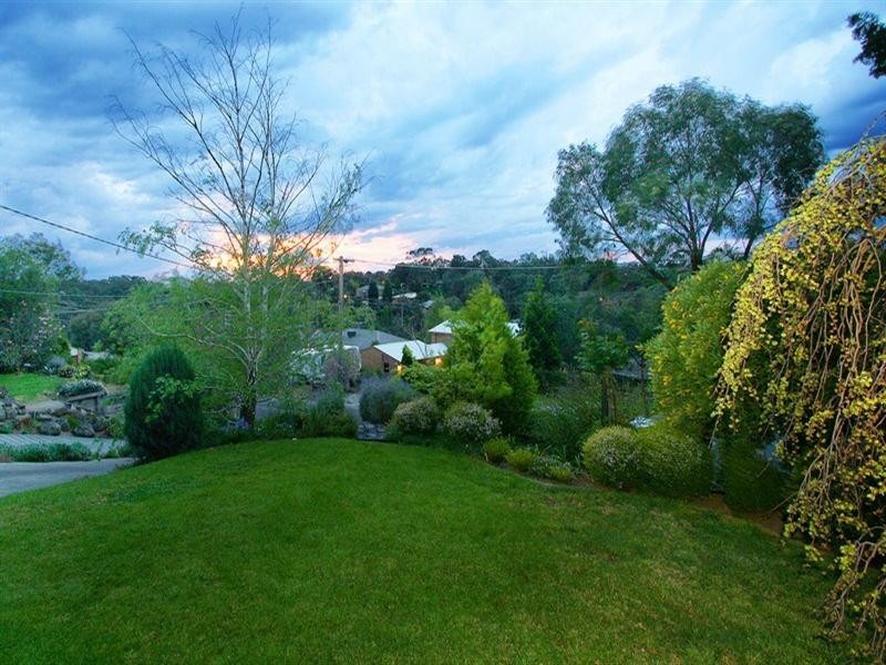 8 Sally Court, Warranwood VIC 3134