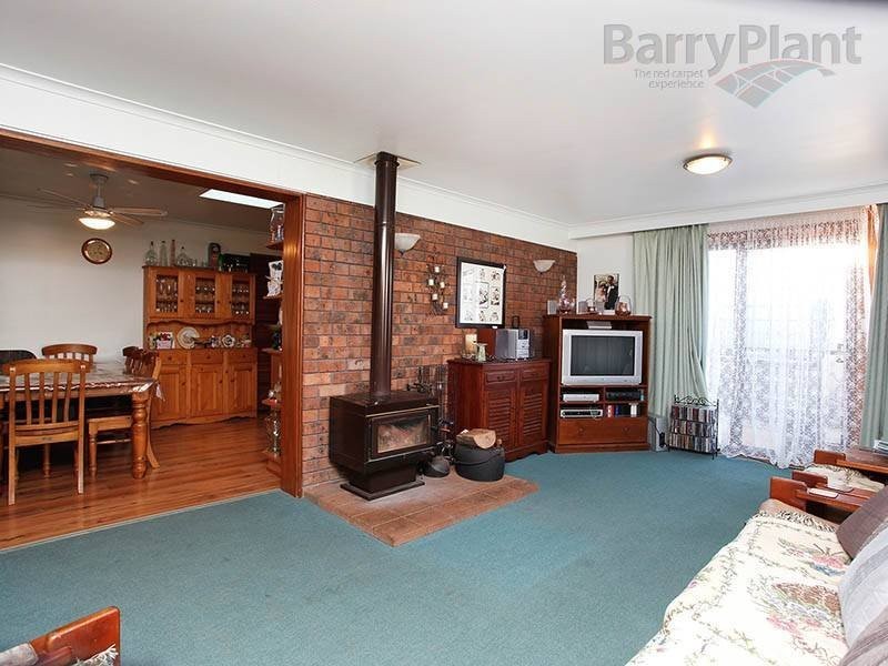 14 Bridgeford Crescent, Melton South VIC 3338