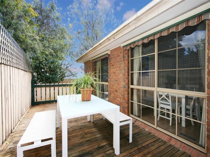 2/14 Victoria Street, Ringwood East VIC 3135