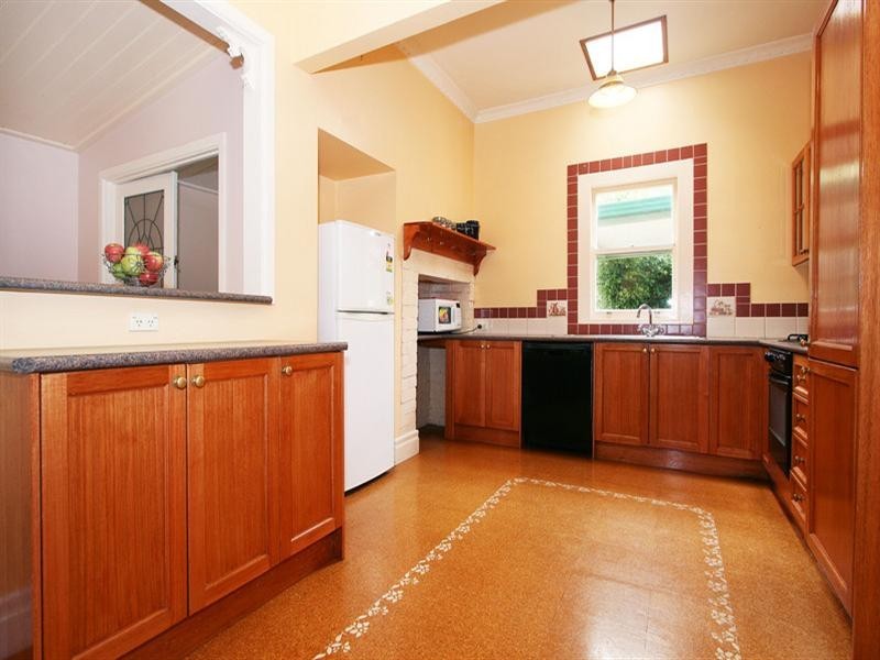 2 Herbert Street, Ringwood VIC 3134