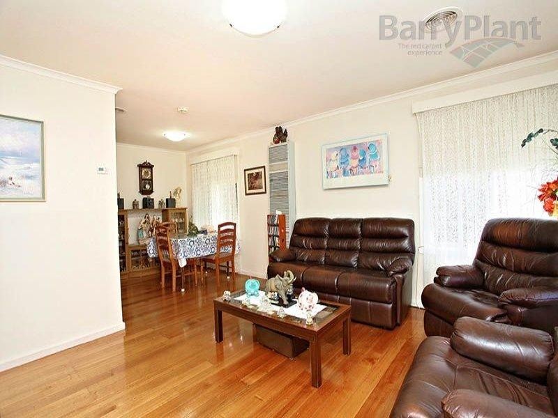 30 Perry Close, Melton VIC 3337