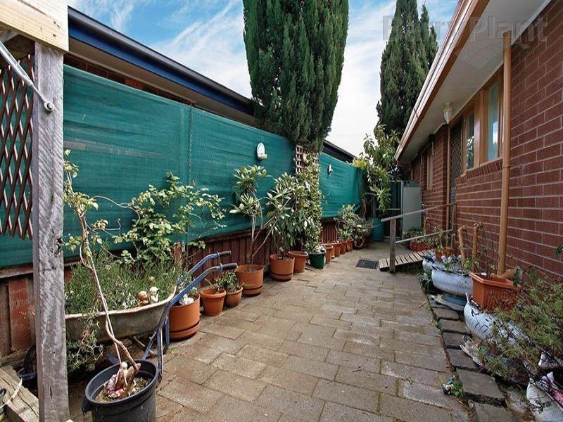 30 Perry Close, Melton VIC 3337