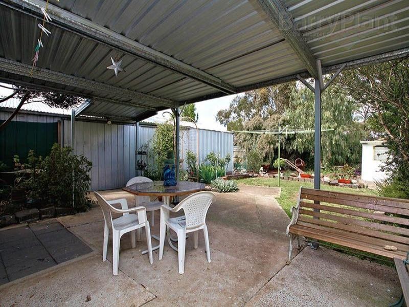 30 Perry Close, Melton VIC 3337