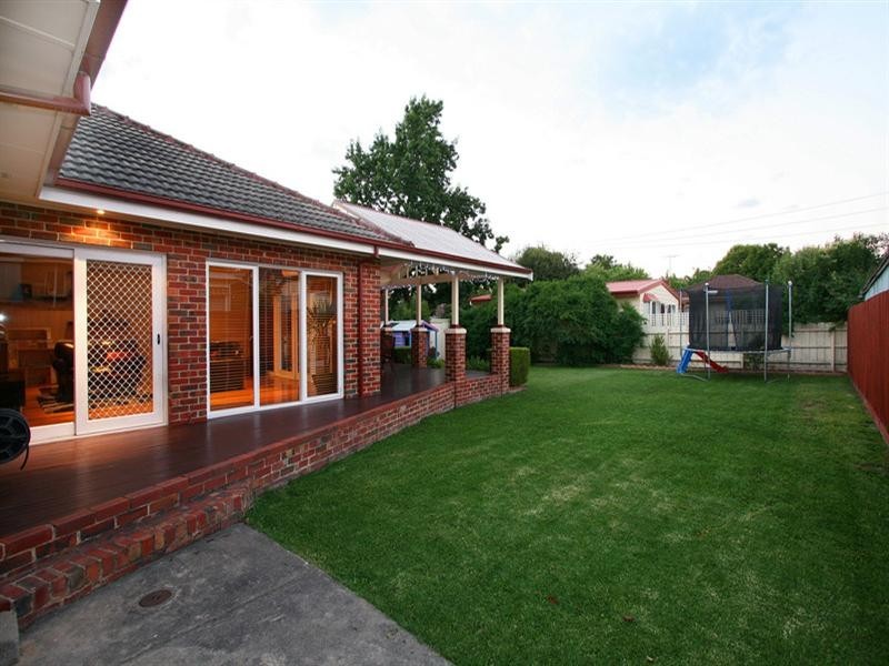 18 Keith Grove, Ringwood VIC 3134