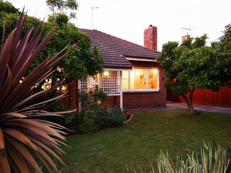 18 Keith Grove, Ringwood VIC 3134