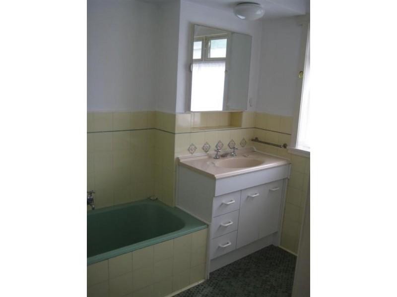 64 Bogong Avenue, Glen Waverley VIC 3150