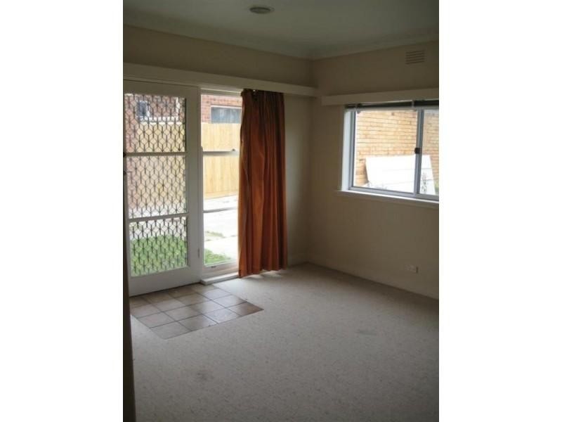 64 Bogong Avenue, Glen Waverley VIC 3150