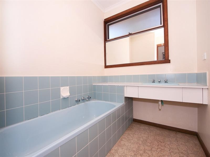 40 Pine Crescent, Ringwood North VIC 3134