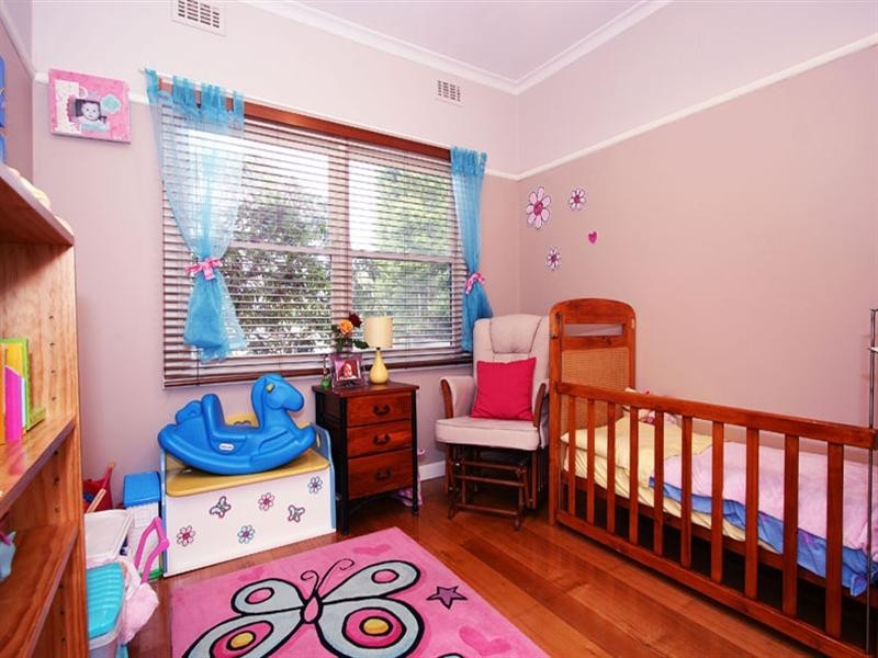 1/4 Great Ryrie Street, Ringwood VIC 3134