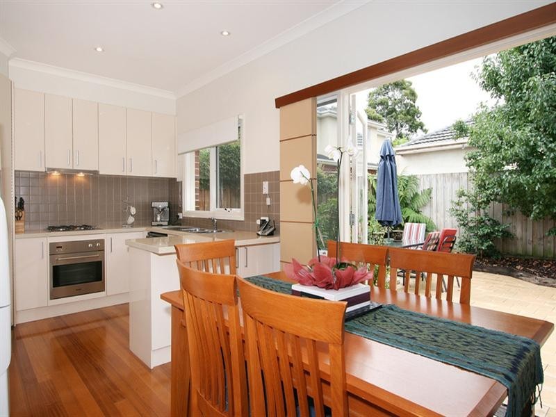 2/32 Holland Road, Ringwood East VIC 3135