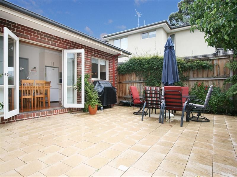 2/32 Holland Road, Ringwood East VIC 3135