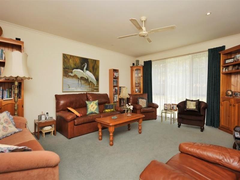 8 James Milne Drive, Croydon North VIC 3136