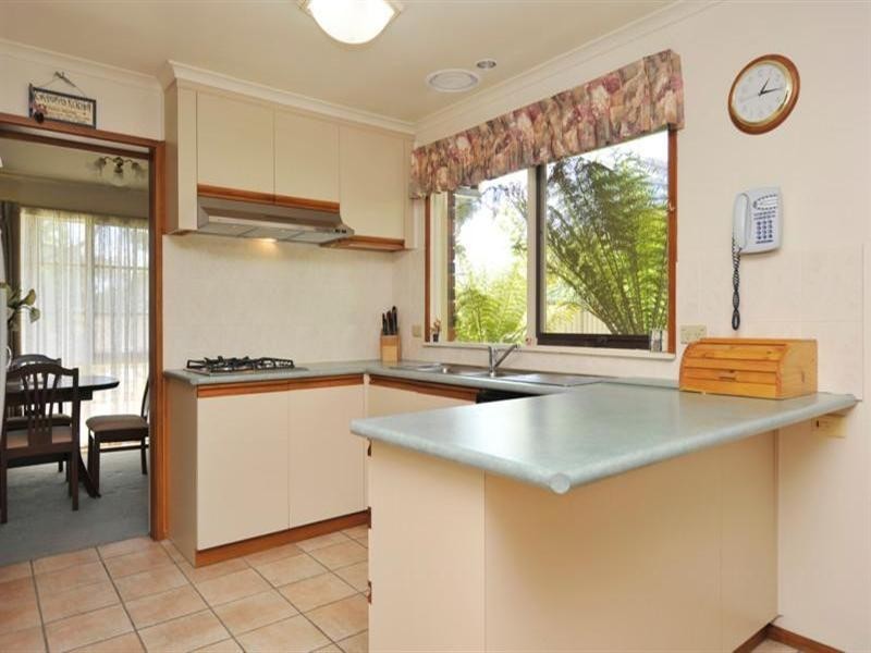 8 James Milne Drive, Croydon North VIC 3136