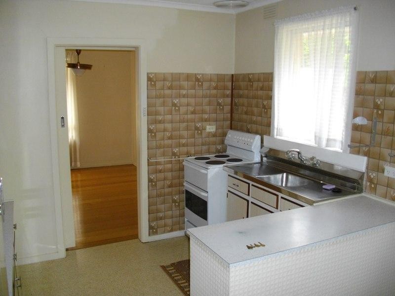 18 South Parade, Blackburn VIC 3130