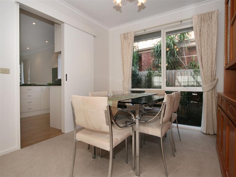 17 Woodlands Road, Heathmont VIC 3135