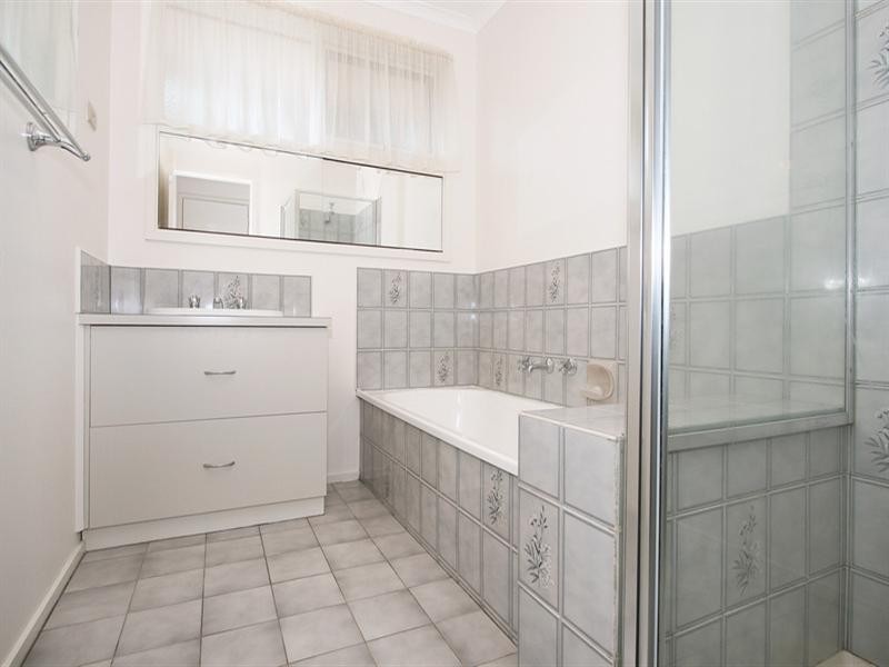 17 Woodlands Road, Heathmont VIC 3135