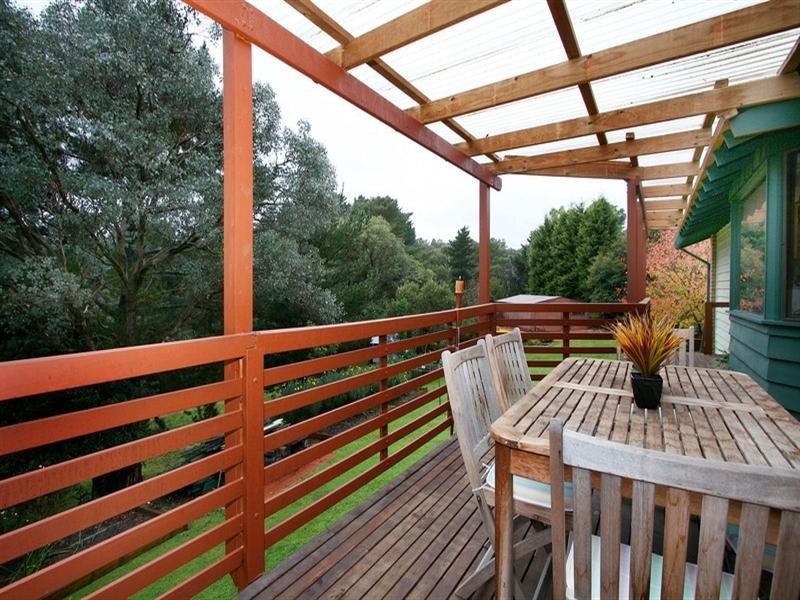 10 Vincent Road, Park Orchards VIC 3114