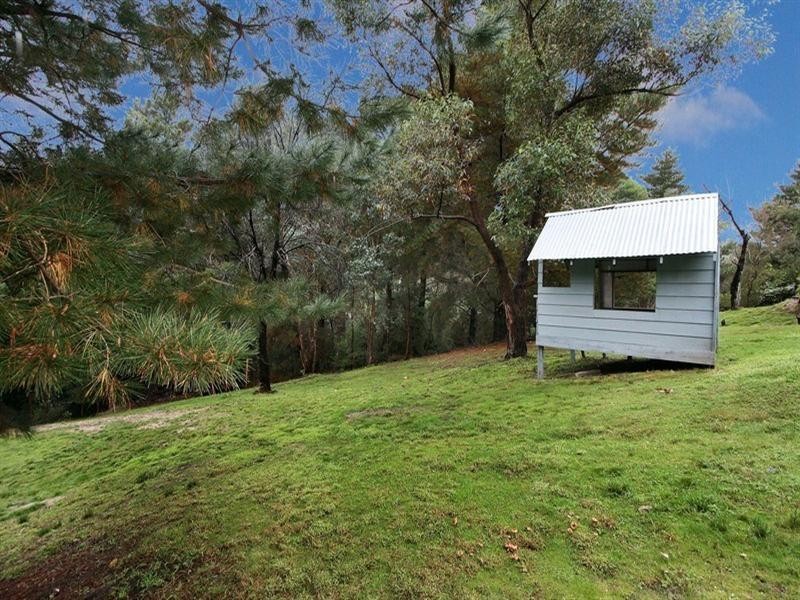 10 Vincent Road, Park Orchards VIC 3114