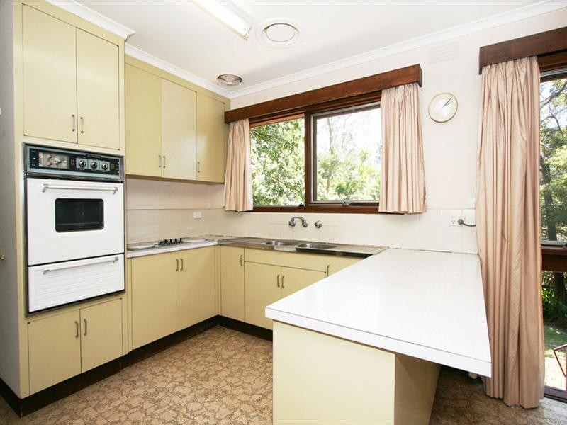 40 Pine Crescent, Ringwood North VIC 3134