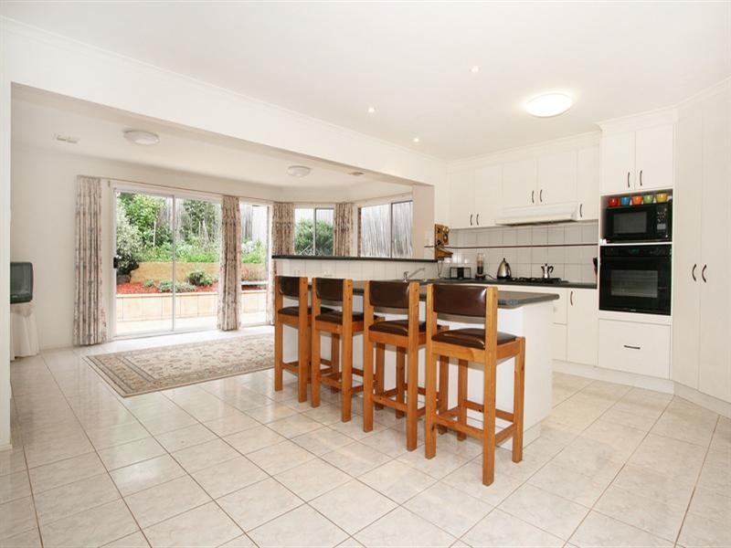 21 Lynwood Avenue, Ringwood East VIC 3135