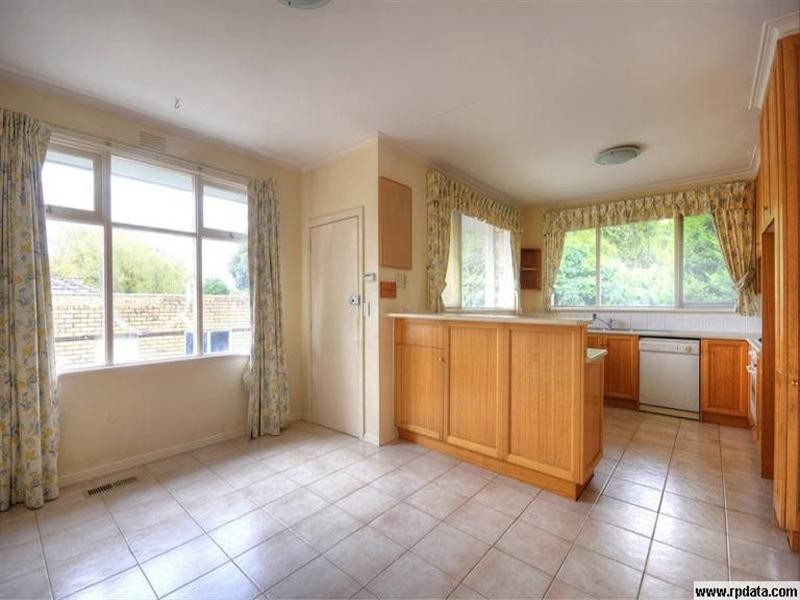 11 Dickson Crescent, Ringwood North VIC 3134