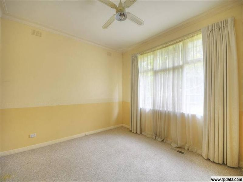 11 Dickson Crescent, Ringwood North VIC 3134