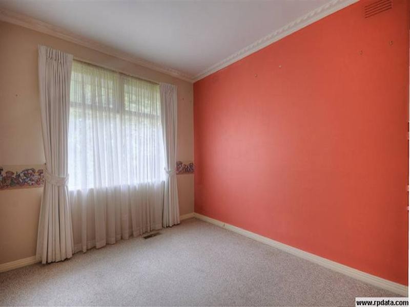 11 Dickson Crescent, Ringwood North VIC 3134