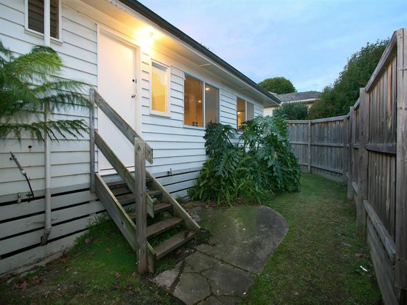 5 Neville Street, Ringwood VIC 3134