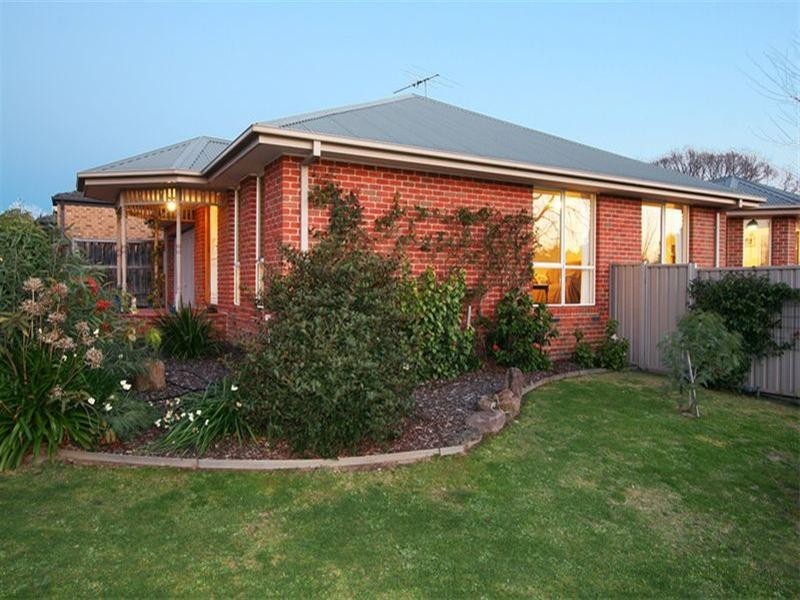 35 Strathfield Parade, Croydon VIC 3136