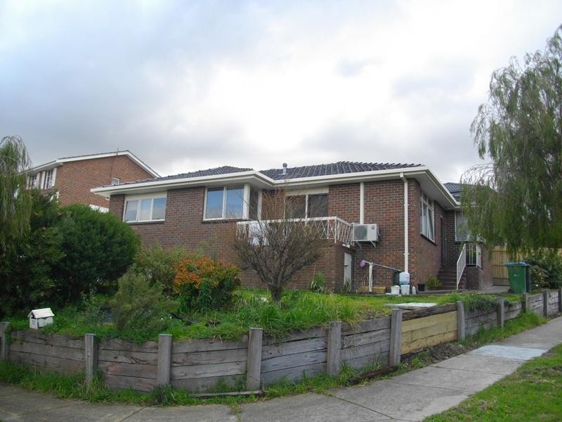 12 Stonington Place, Ringwood VIC 3134