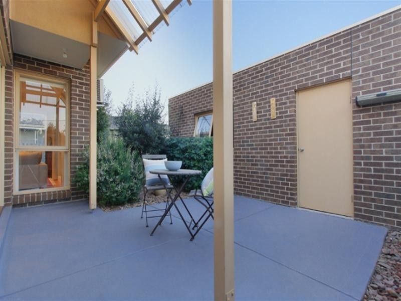 2/21 Daventry Street, Reservoir VIC 3073