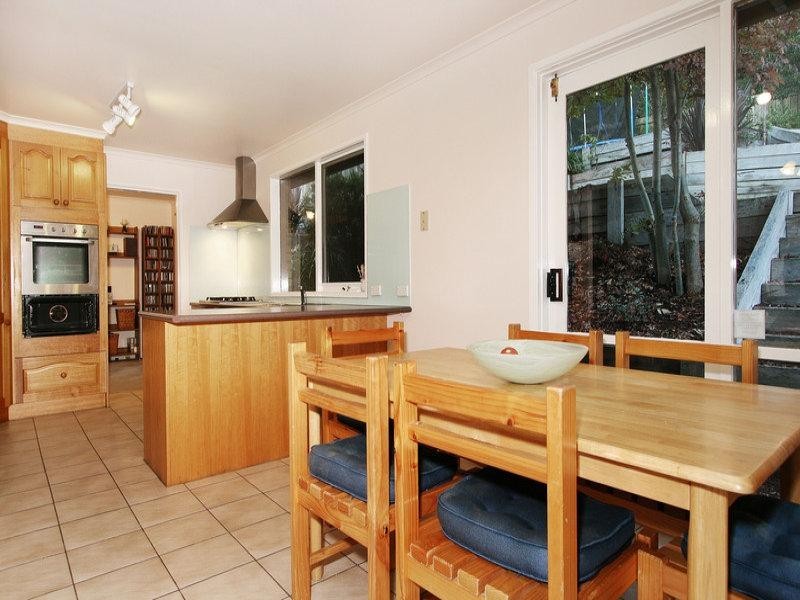 17 Werac Drive, Ringwood North VIC 3134