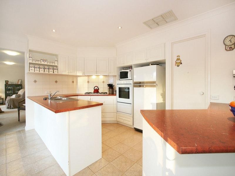 35 Strathfield Parade, Croydon VIC 3136