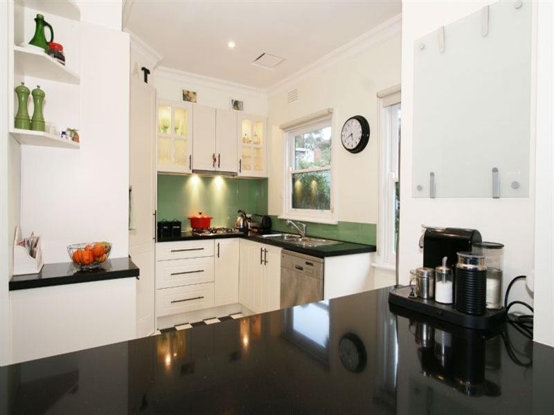 1 Adolphson Avenue, Ringwood North VIC 3134