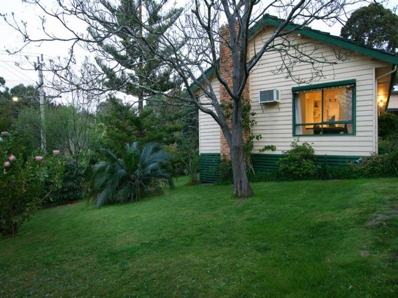 1 Adolphson Avenue, Ringwood North VIC 3134