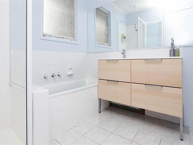 20 Risson Street, Melton South VIC 3338