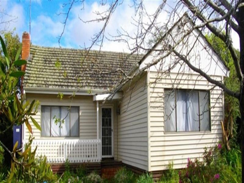 2 Lavender Street, Ringwood VIC 3134