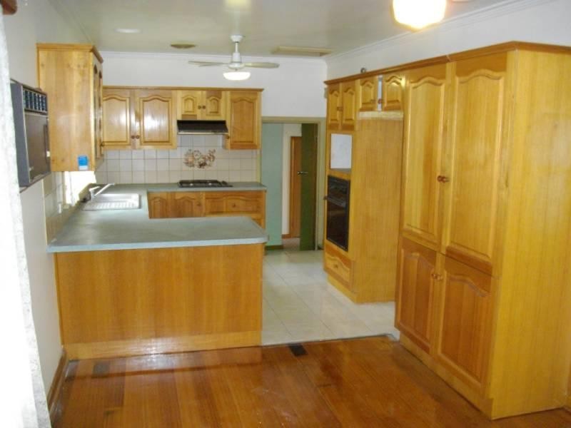 60 Botha Avenue, Reservoir VIC 3073