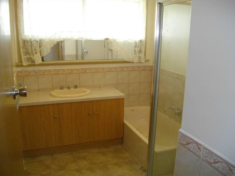 60 Botha Avenue, Reservoir VIC 3073