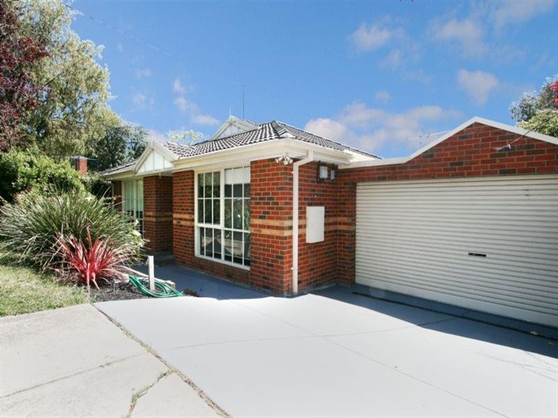 1A Vonadawn Avenue, Ringwood East VIC 3135