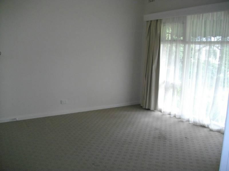 10 Knaith Road, Ringwood East VIC 3135