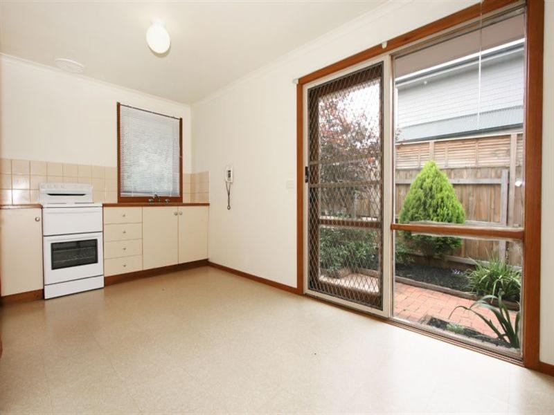 1/10 Lena Grove, Ringwood VIC 3134