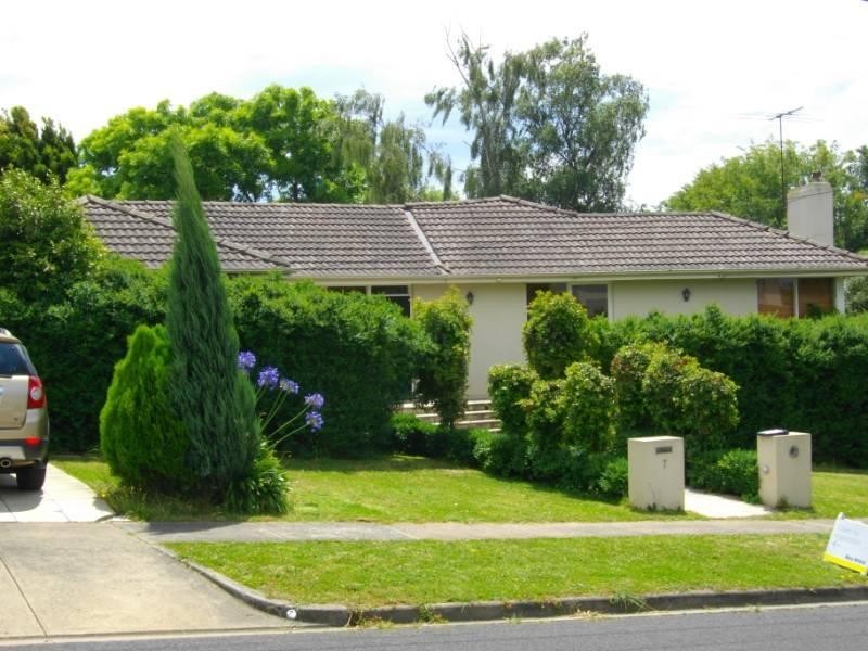 7 Thiele Street, Doncaster VIC 3108