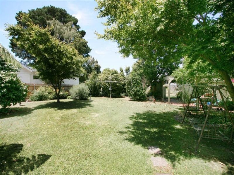 20 Aurumn Crescent, Ringwood North VIC 3134