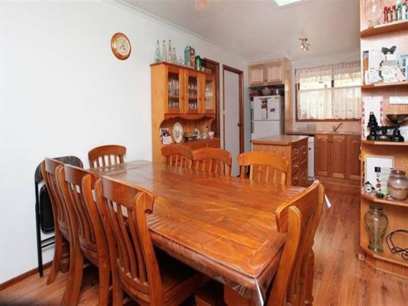 14 Bridgeford Crescent, Melton South VIC 3338