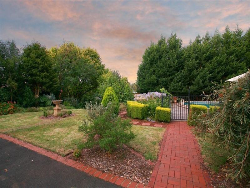 3 Ruthven Way, Ringwood East VIC 3135