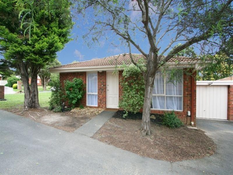 1/10 Lena Grove, Ringwood East VIC 3135