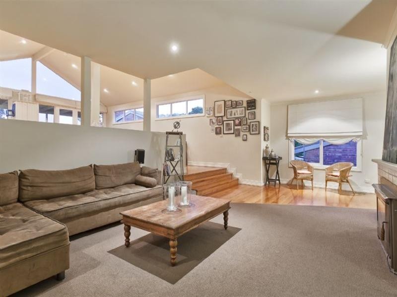 20 Summit Crescent, Ringwood North VIC 3134