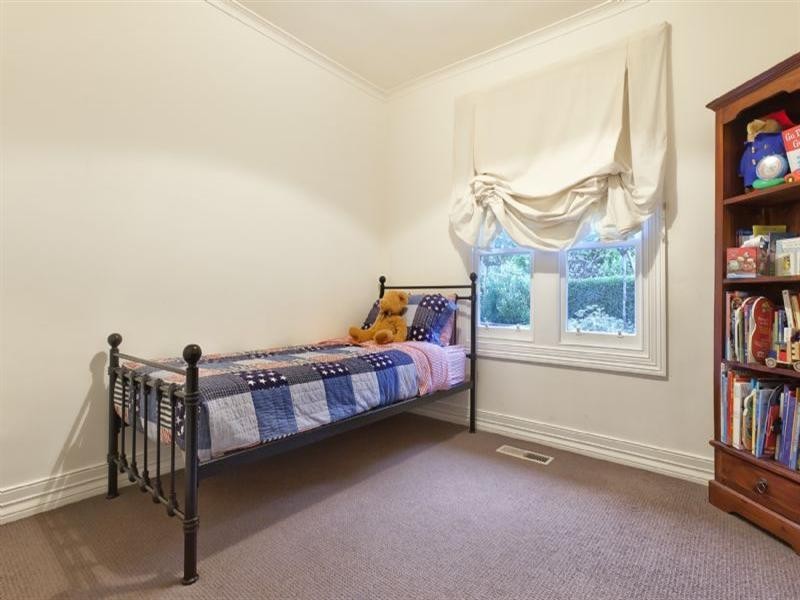 20 Summit Crescent, Ringwood North VIC 3134